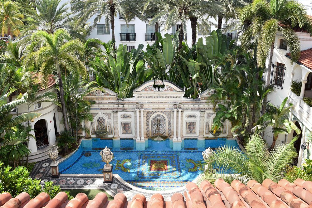 versace-mansion-pool.jpg